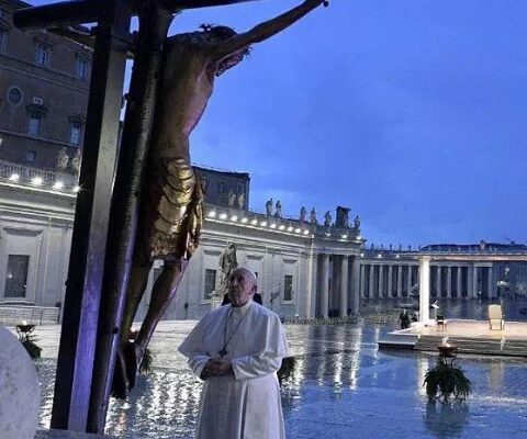 Un anno fa un piazza San Pietro…