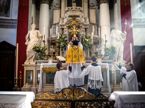 Savagnone. La messa in latino, l’unità della Chiesa, la tradizione