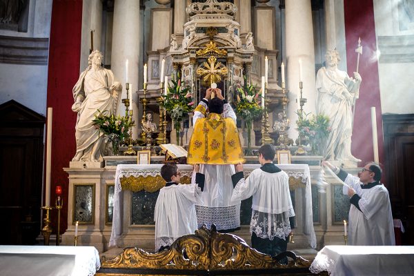 Savagnone. La messa in latino, l’unità della Chiesa, la tradizione